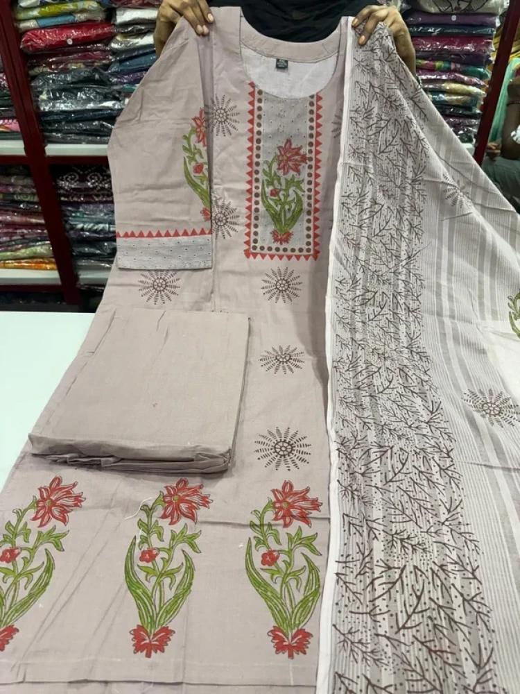Beautiful Lite Plus Size Light Beige Designer Cotton 3 Piece Suit Set for Women with Floral Printed Kurta, Solid Bottom & Printed Dupatta – (CMHT0519)