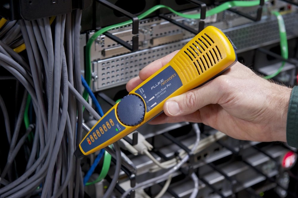 Fluke Networks IntelliTone Pro 200 MT-8200-60-KIT Toner and Probe Kit Corded Cable Tracer Network Cable Tester Original Fluke Networks