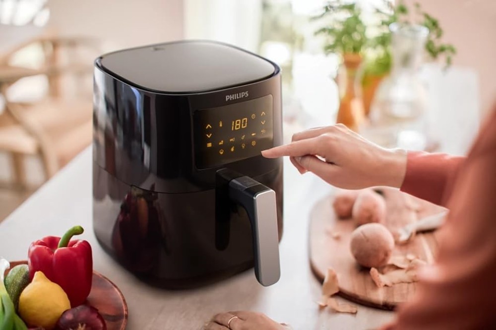 Philips Essential Air Fryer HD9252/70 | 4.1L Digital Air Fryer with Rapid Air Technology, 7 Presets Touch Screen, Up to 90% Less Fat - (Black)